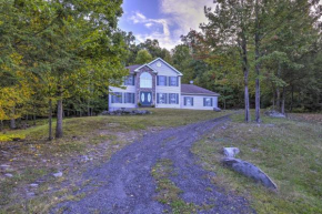 Peaceful East Stroudsburg House with Deck and Grill!